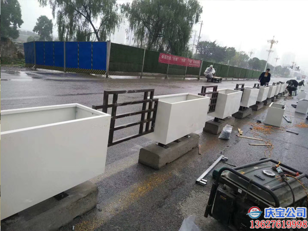 重慶玻璃鋼異形_重慶玻璃鋼座椅_重慶玻璃鋼花箱產品供應(圖4) 重慶玻璃鋼異形_重慶玻璃鋼座椅_重慶玻璃鋼花箱產品供應(圖4)